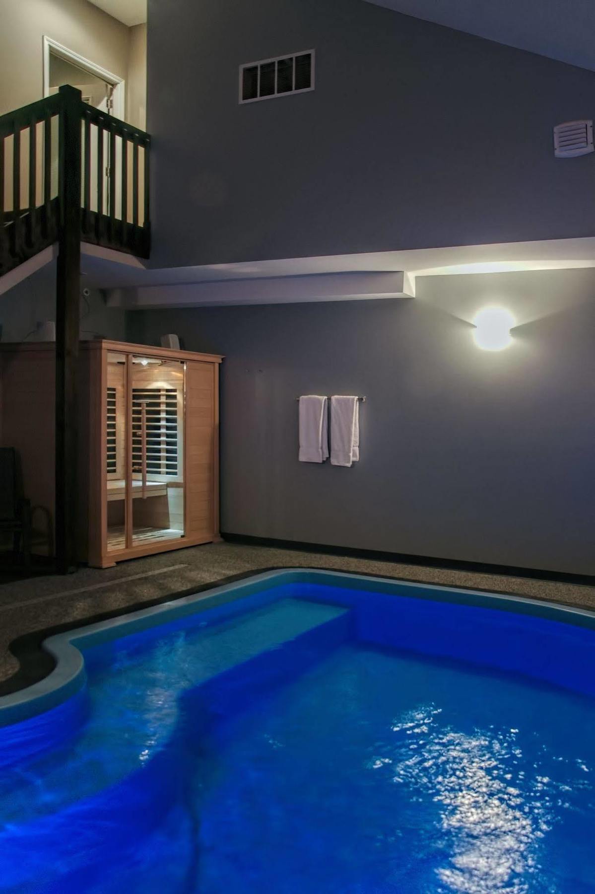 Belamere Suites Hotel Перисбърг Екстериор снимка